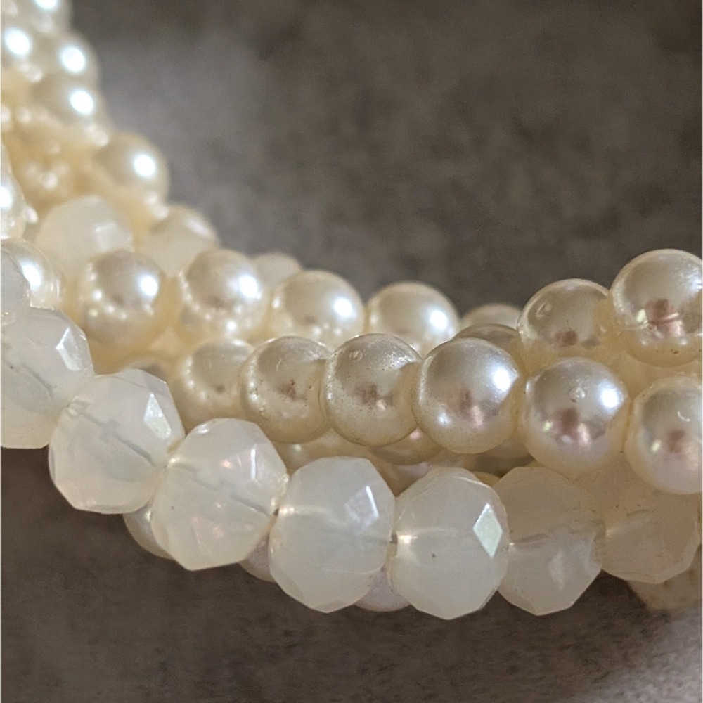 Cream Colored Faux Pearl And Bead Cluster Bib Choker Necklace Coquette Delicate - Picture 2 of 3